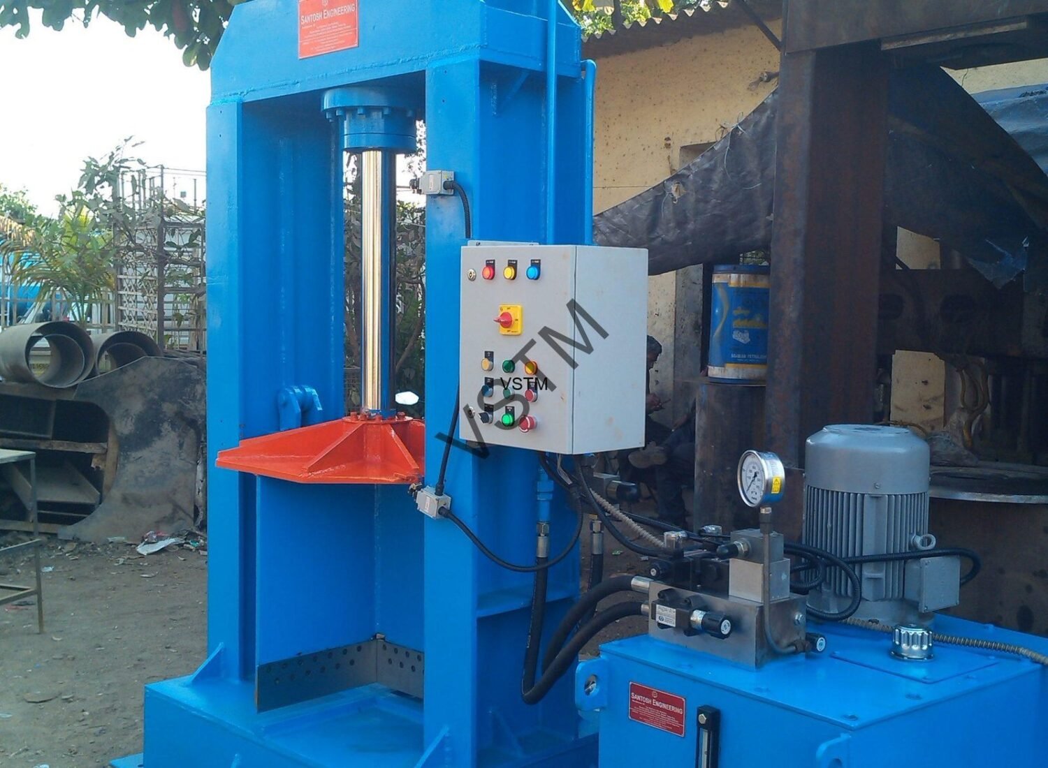 Hydraulic Bale Cutter - VS Tyre Machinery